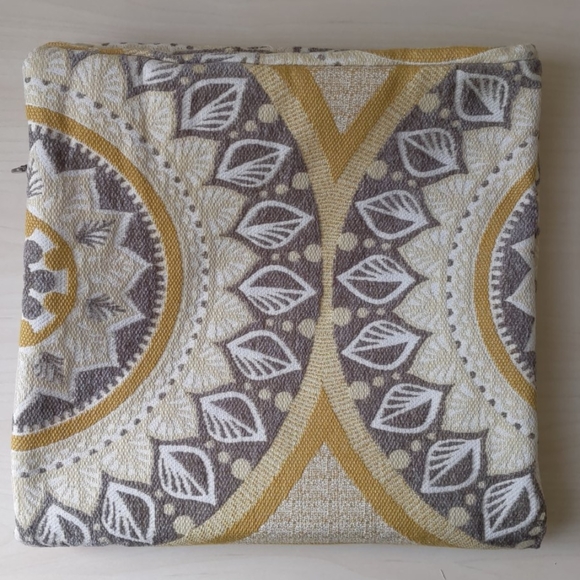 Pier 1 Euro Sham Pillow Cover Medallion Print